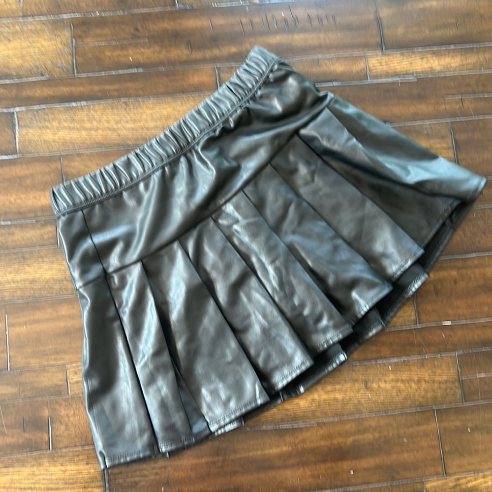 Abercrombie Kids Girls Black Faux Leather Skirt Size 15/16